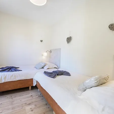 Kijkduinhuis Вилла Монстер