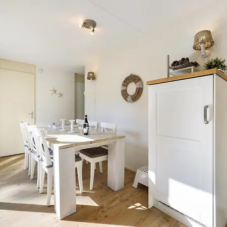 فيلة Kijkduinhuis *