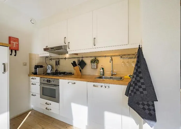 Kijkduinhuis * Monster