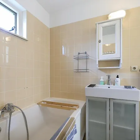 Kijkduinhuis * Monster